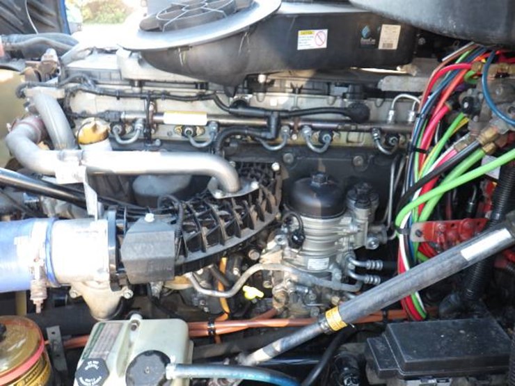 2020-freightliner-cascadia-125-image-12