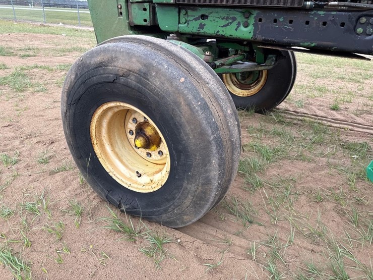 john-deere-4440-image-10