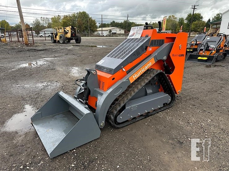 hurricane-mini-skid-steer-8-image-1