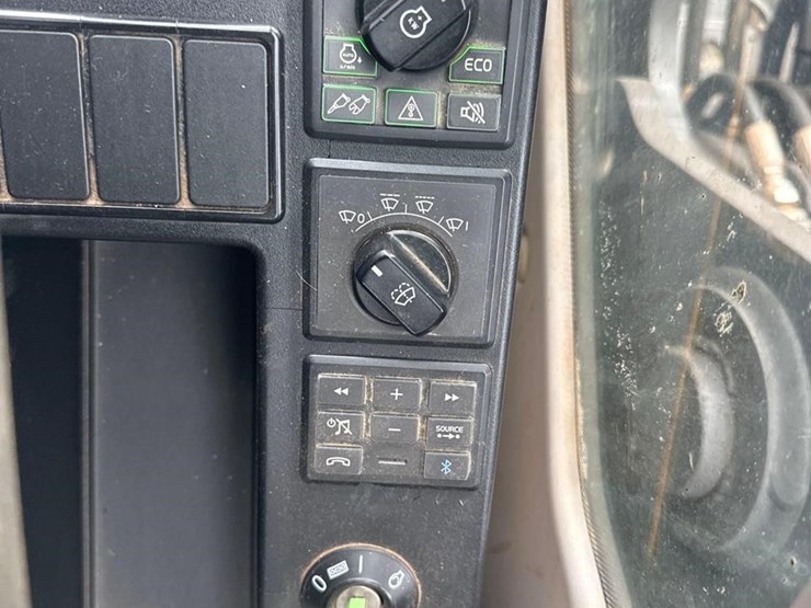 2021-volvo-ecr145el-image-25