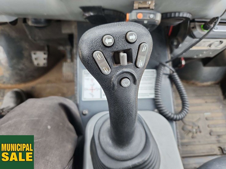 2014-bobcat-toolcat-5600-image-13