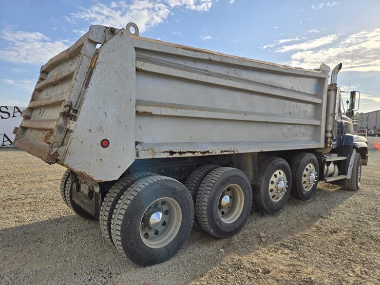1997-mack-cl700-image-5
