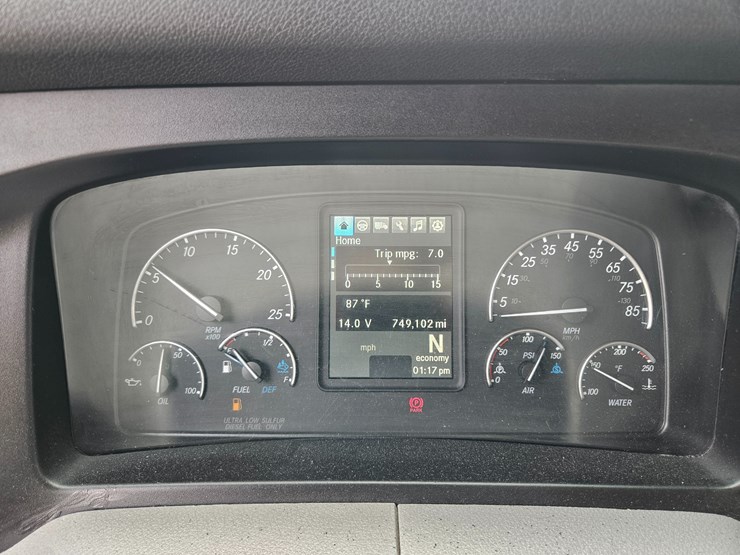 2019-freightliner-cascadia-126-image-68