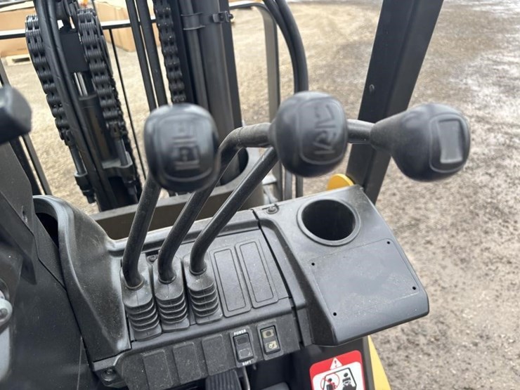 2016-caterpillar-2c6000-image-21