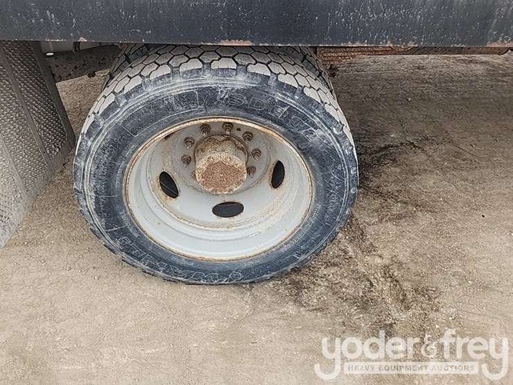 2005-ford-f550-image-8