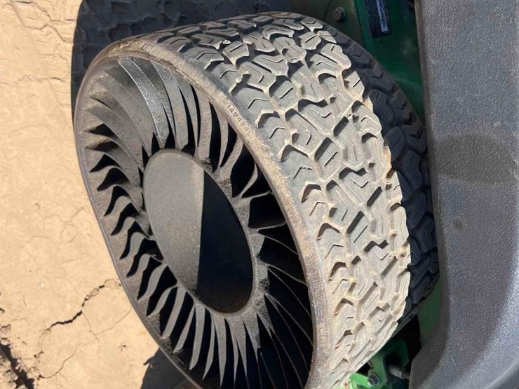 2019-john-deere-z960m-image-12