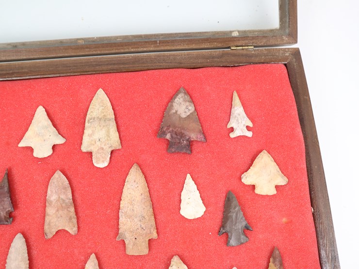 #106-•-#4176-•-(19)-framed-repaired-native-american-artifacts-image-5