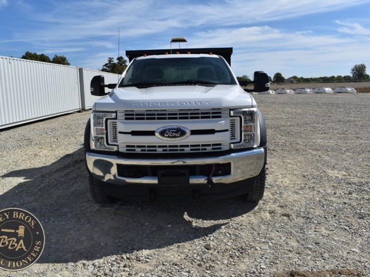 2017-ford-f550-image-30