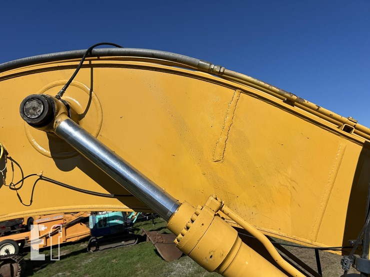 deere-200-lc-image-30