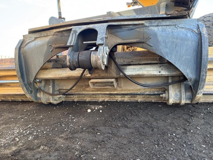 2011-deere-872gp-image-17