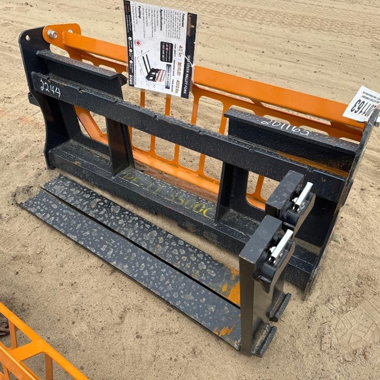 UNUSED LANDHONOR PF-11-3500G PALLET FORKS