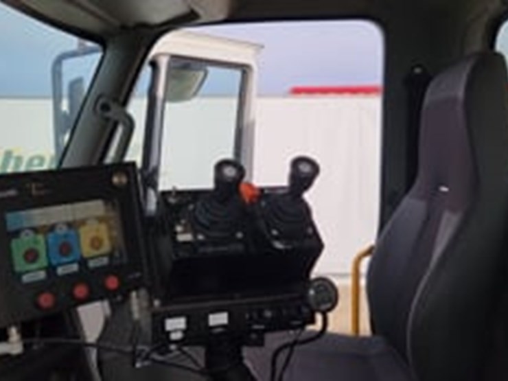 2016-international-workstar-7400-image-6