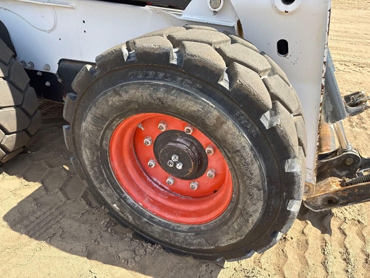 2016-bobcat-s850-image-11