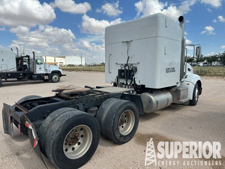 2009-peterbilt-386-image-3