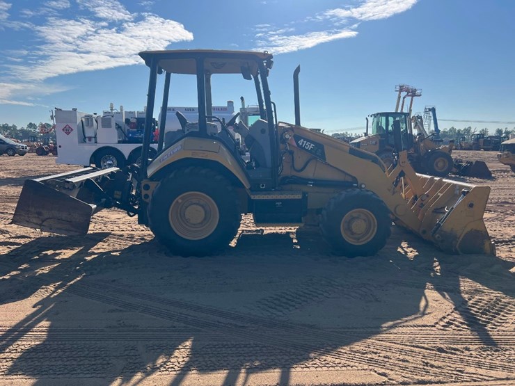 2018-caterpillar-415f2-il-image-25