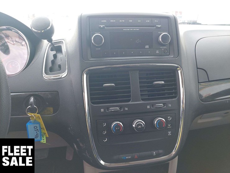 2015-dodge-grand-caravan-image-19