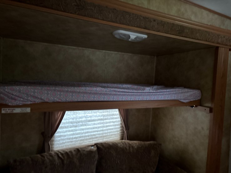 #200-•-heartland-big-country-camper-image-7