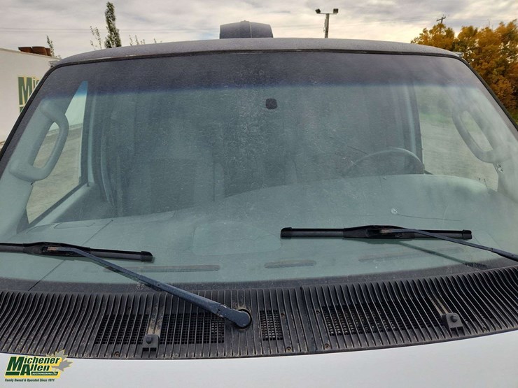 2005-ford-cargo-image-30