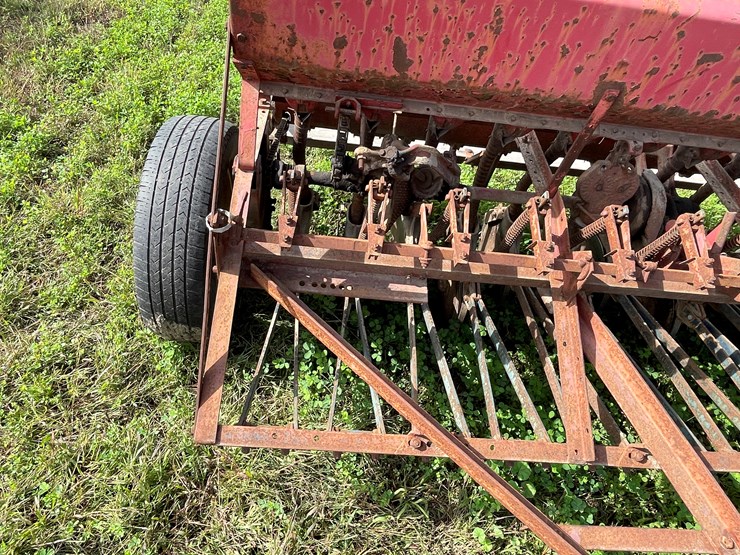 #5010-•-mccormick-10'-grain-drill-image-6