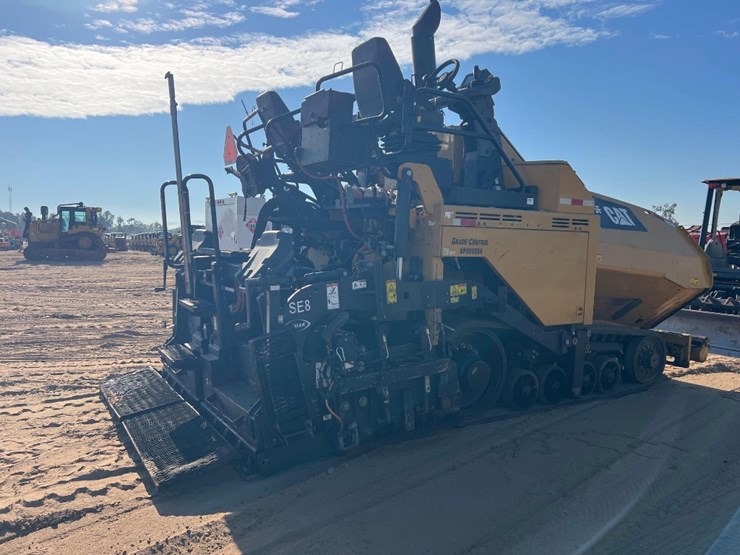 2017-caterpillar-ap-555f-image-4