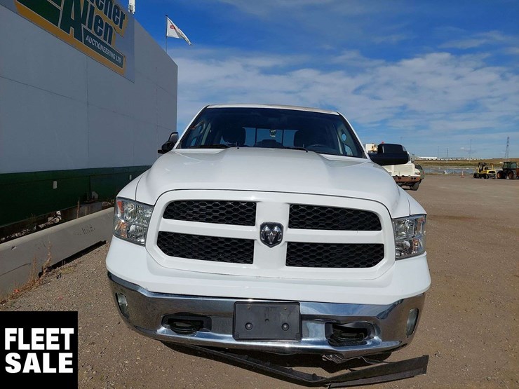 2018-ram-1500-slt-image-15