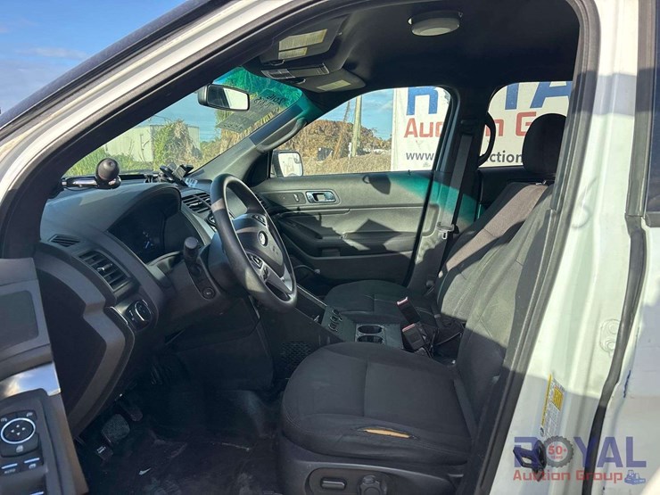 2015-ford-explorer-image-9