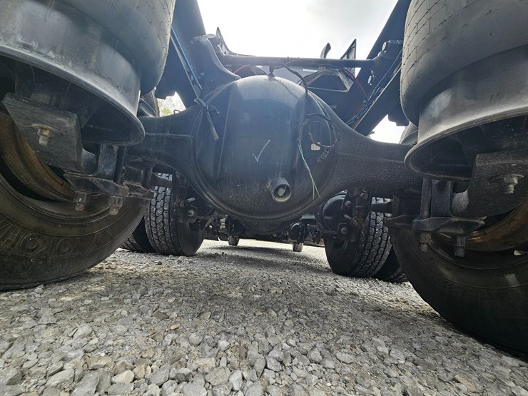 2019-freightliner-cascadia-126-image-91