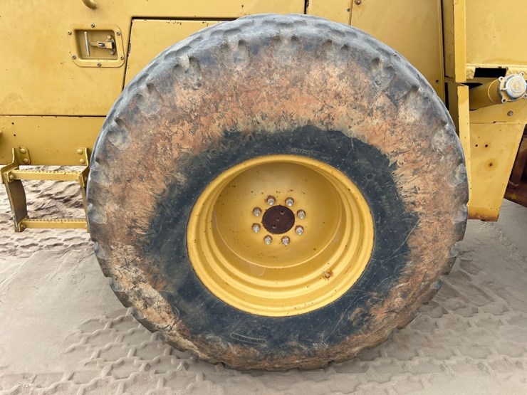 caterpillar-cs-563-image-21