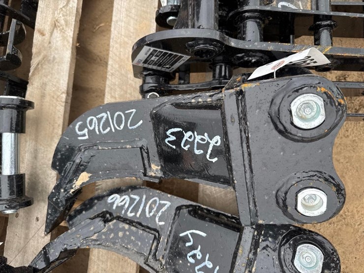 unused-iranch-1r-excavator-ripper-image-1