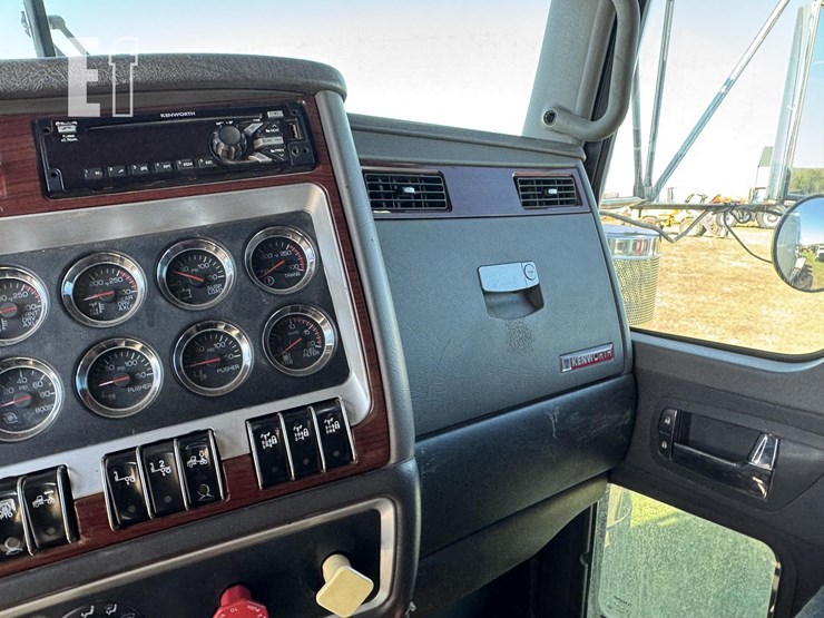 2009-kenworth-t800-image-82