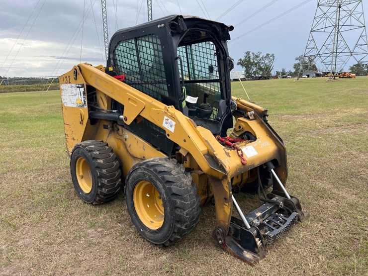 2017-caterpillar-246d-image-4