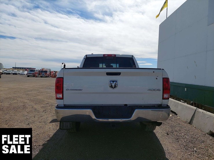 2018-ram-1500-slt-image-14