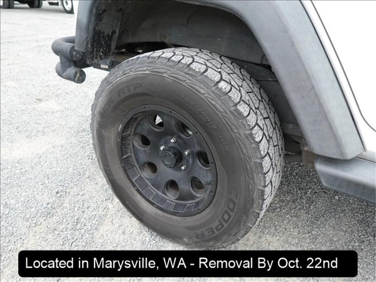2013-jeep-wrangler-sport-image-24