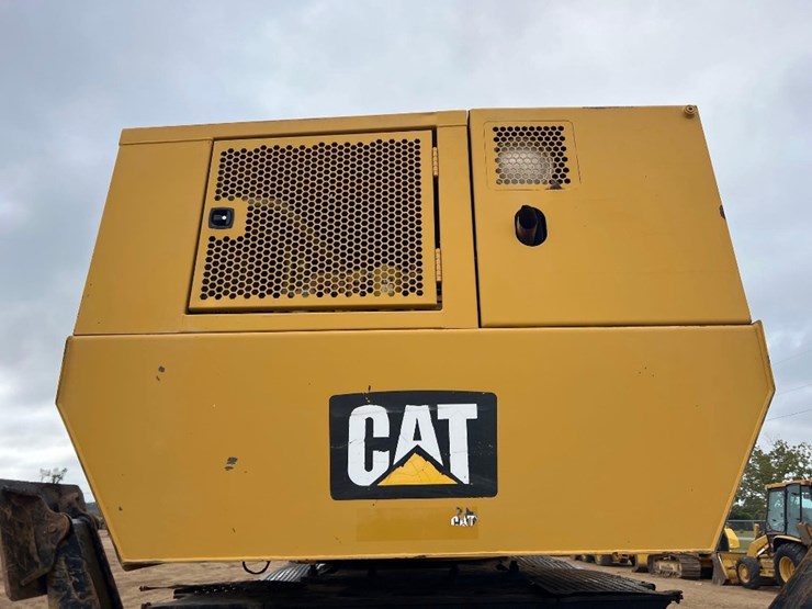 2013-caterpillar-559c-image-38