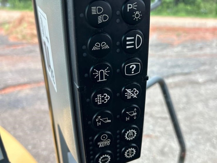 2017-deere-624kii-image-37