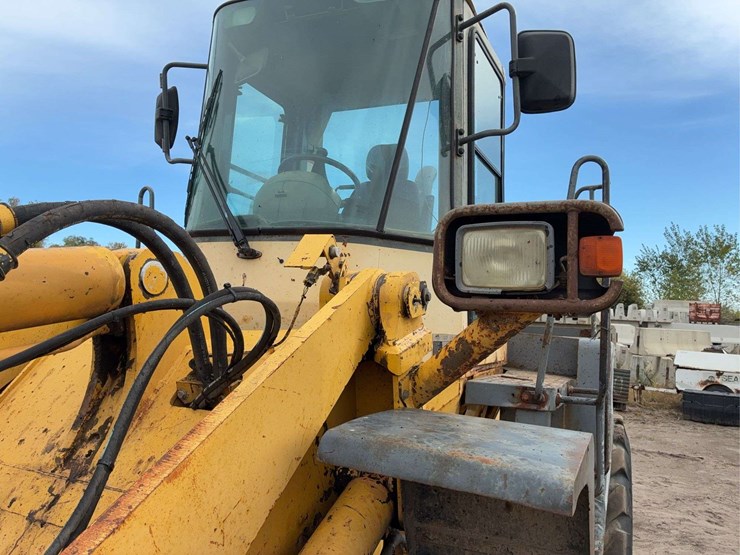 komatsu-wa320-image-7