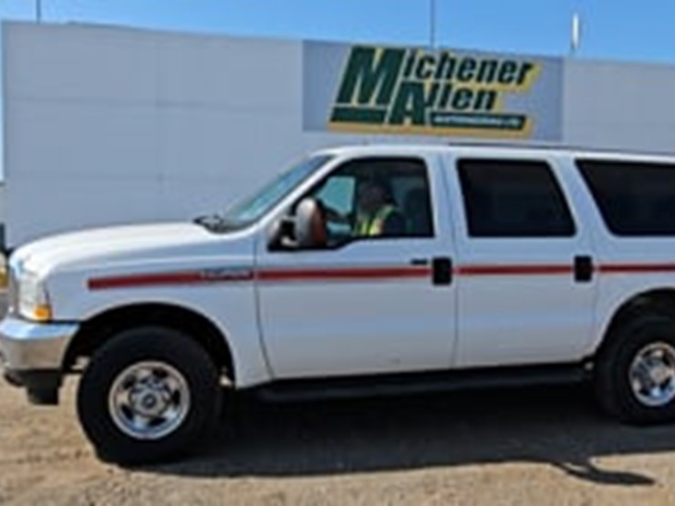 2004-ford-excursion-image-5