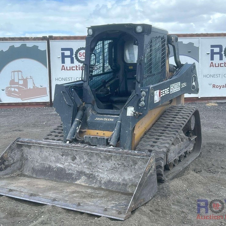 DEERE 325G