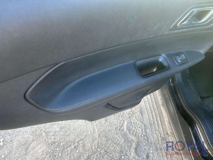 2016-ford-explorer-image-19