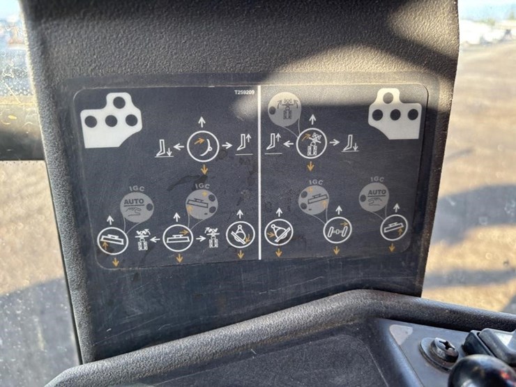 2011-deere-872gp-image-49
