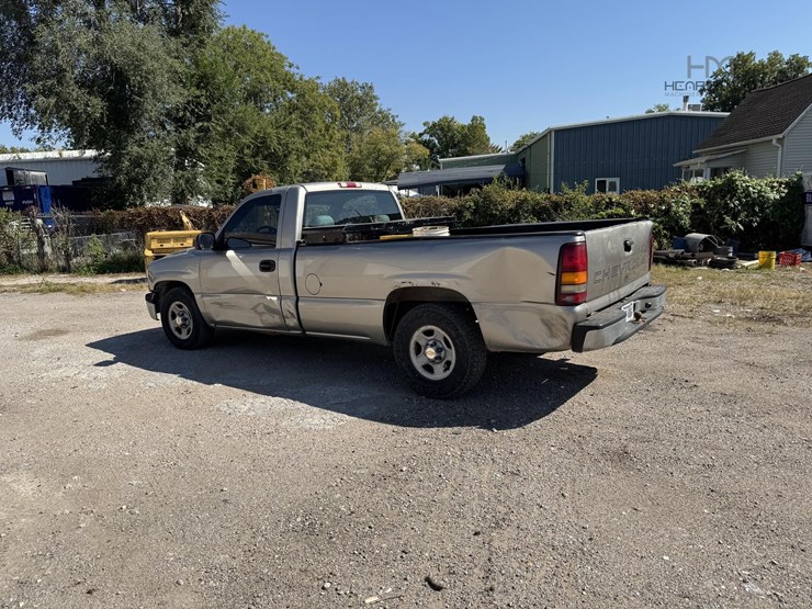 2002-chevrolet-silverado-1500-image-4