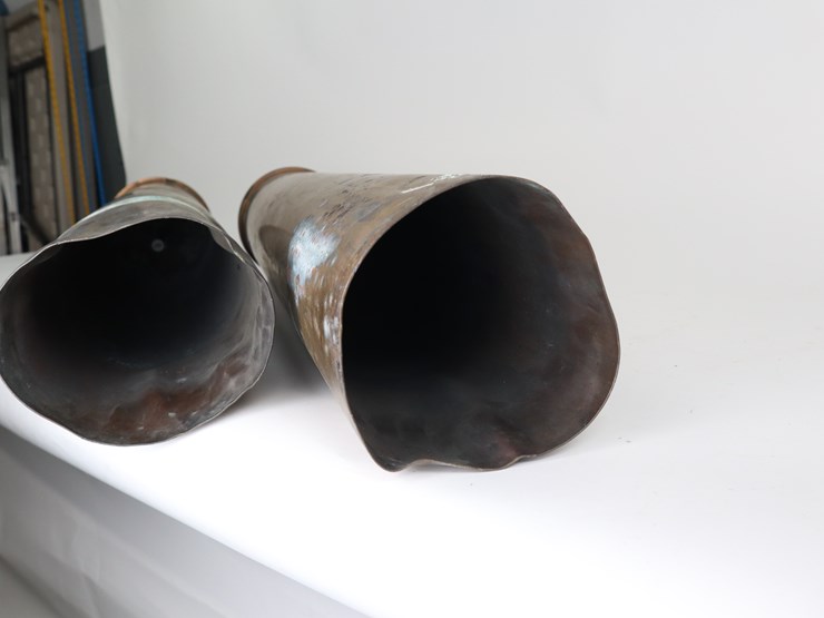 #25-•-#4240-•-(2)-1945-naval-5-inch-mark-v-shell-casings.-dimensions:-26.5"-h-x-6"-diameter-image-4