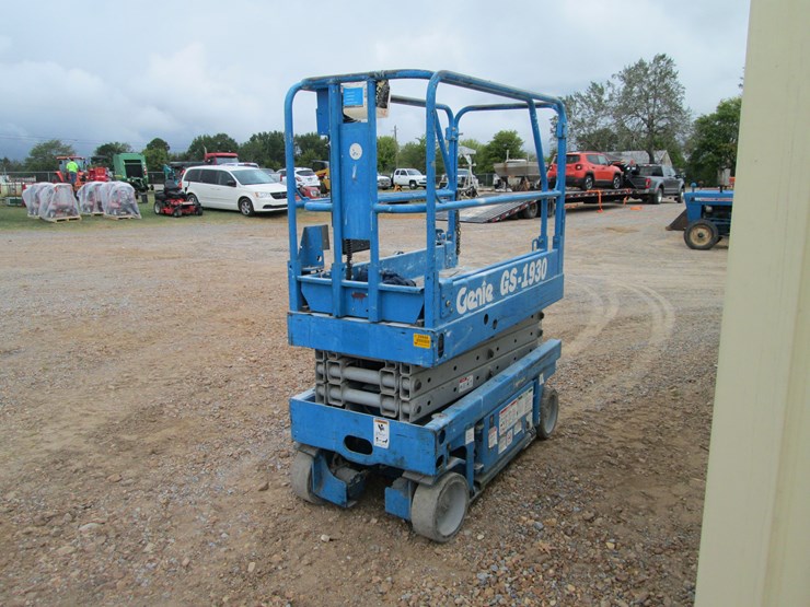 genie-gs1930-image-1