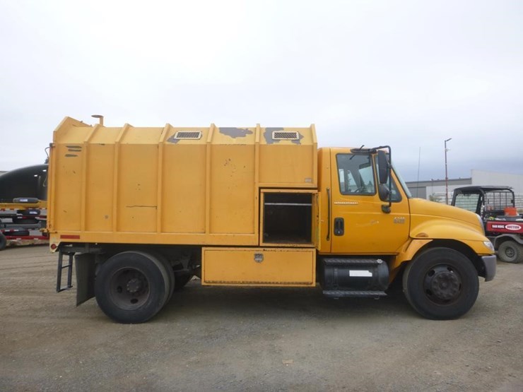 2004-international-durastar-4200-image-10