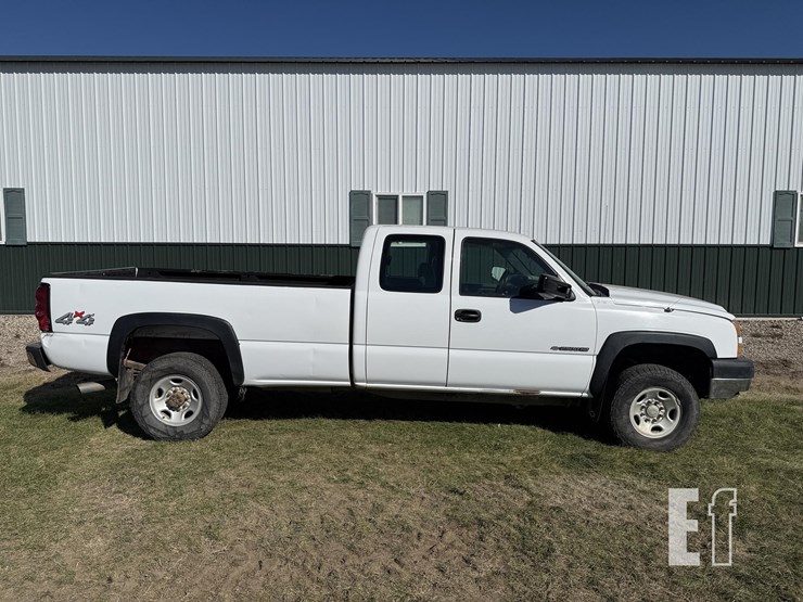 2006-chevrolet-2500hd-image-13