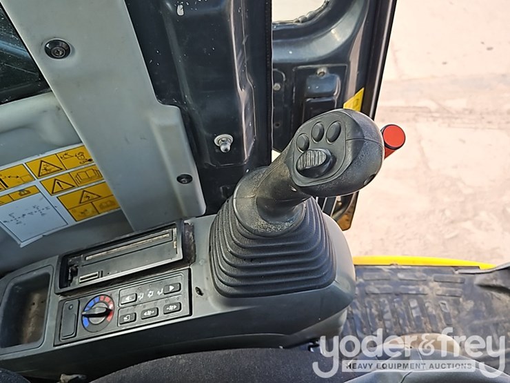 2014-komatsu-pc80mr-3-image-42