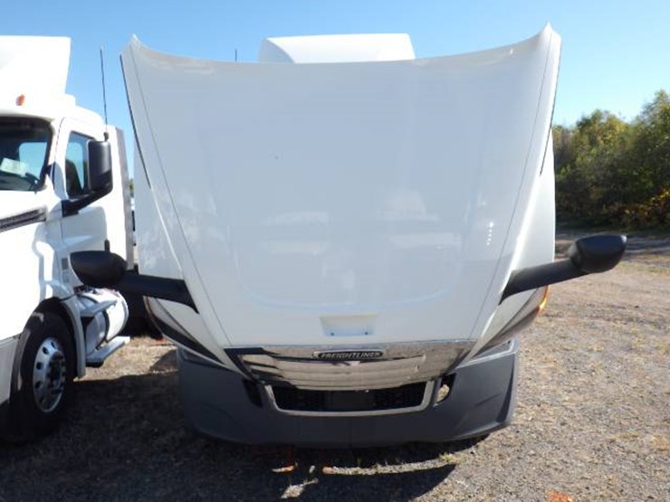 2018-freightliner-cascadia-126-image-13