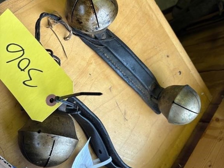 5-large-brass-sleigh-bells-image-3
