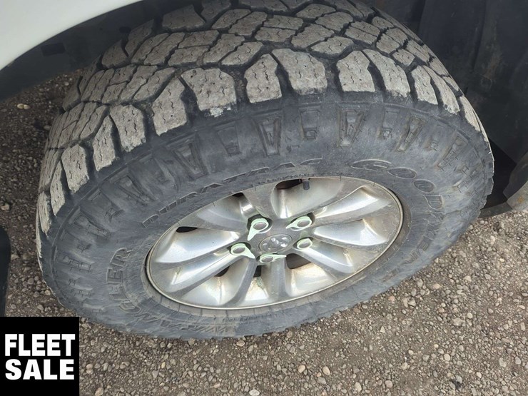 2013-ram-1500-slt-image-32