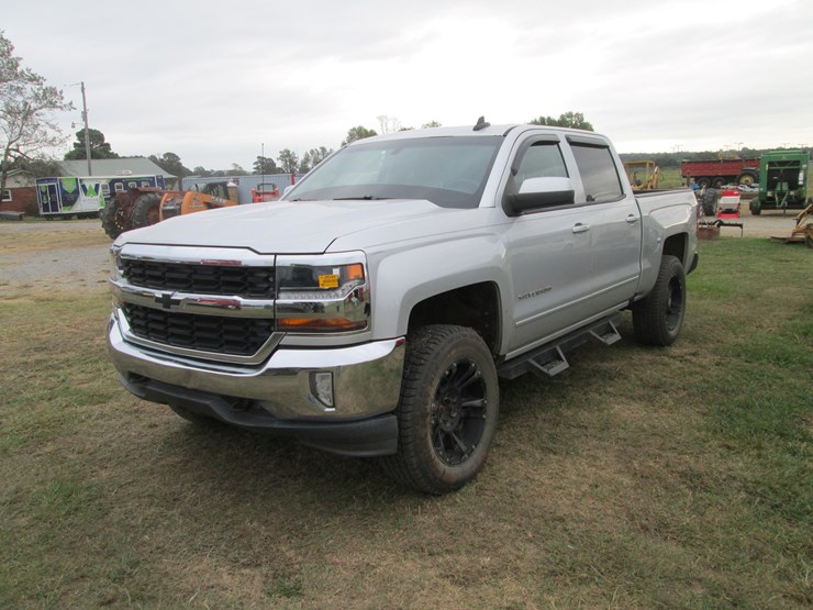 2016-chevrolet-silverado-image-1